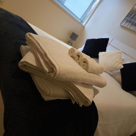 Comfy Spacious Apartment In Canary Wharf Лондон Экстерьер фото
