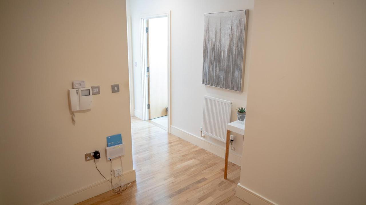 Comfy Spacious Apartment In Canary Wharf Лондон Экстерьер фото