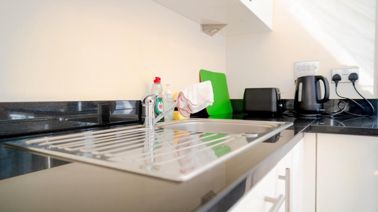 Comfy Spacious Apartment In Canary Wharf Лондон Экстерьер фото