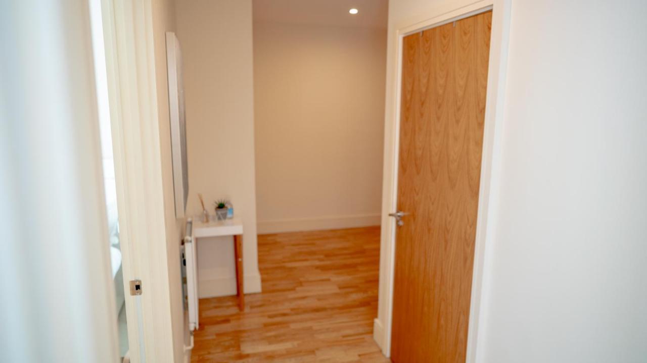 Comfy Spacious Apartment In Canary Wharf Лондон Экстерьер фото