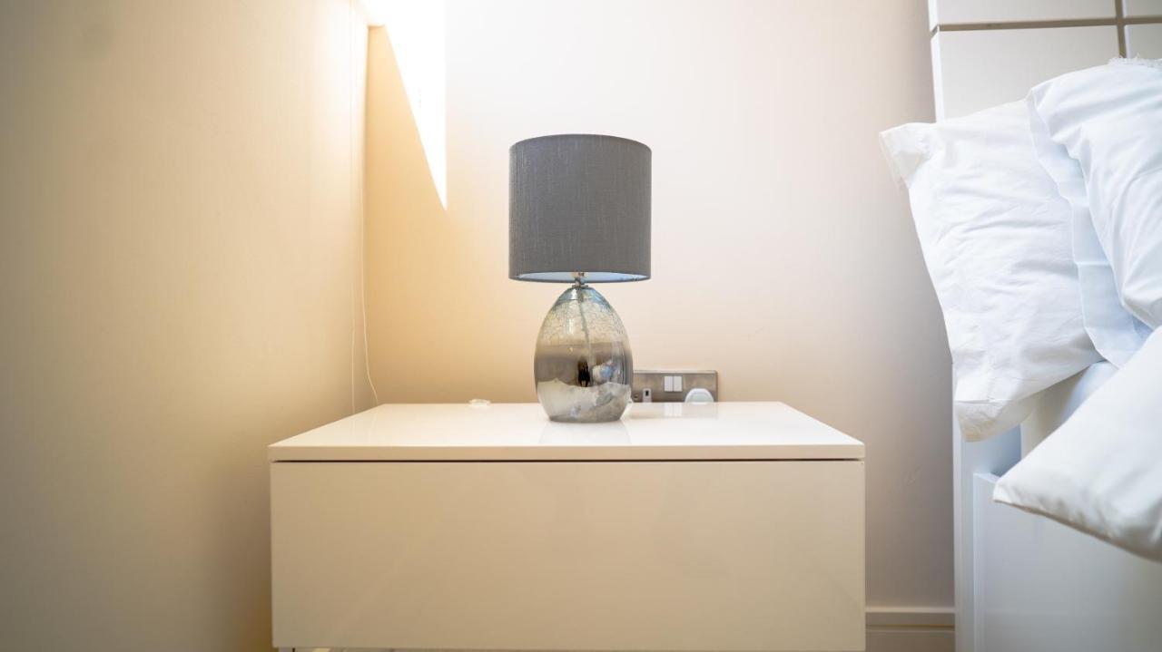 Comfy Spacious Apartment In Canary Wharf Лондон Экстерьер фото