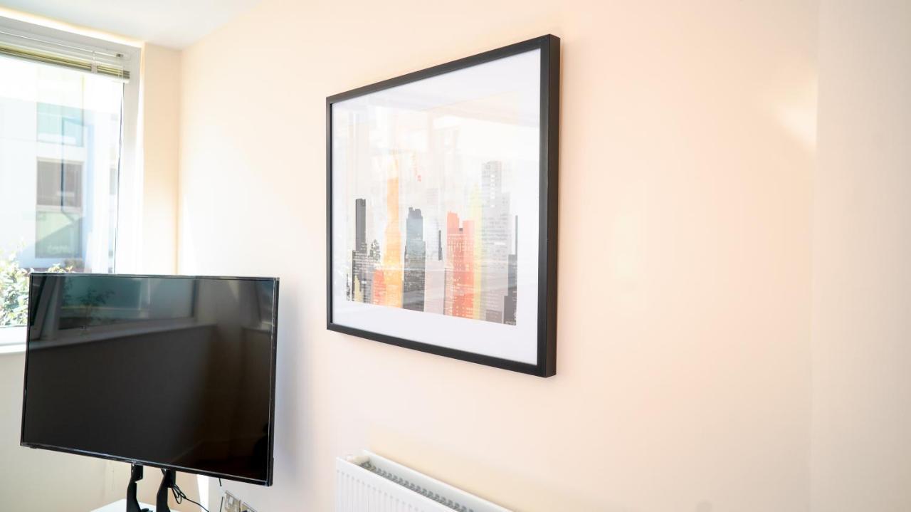 Comfy Spacious Apartment In Canary Wharf Лондон Экстерьер фото