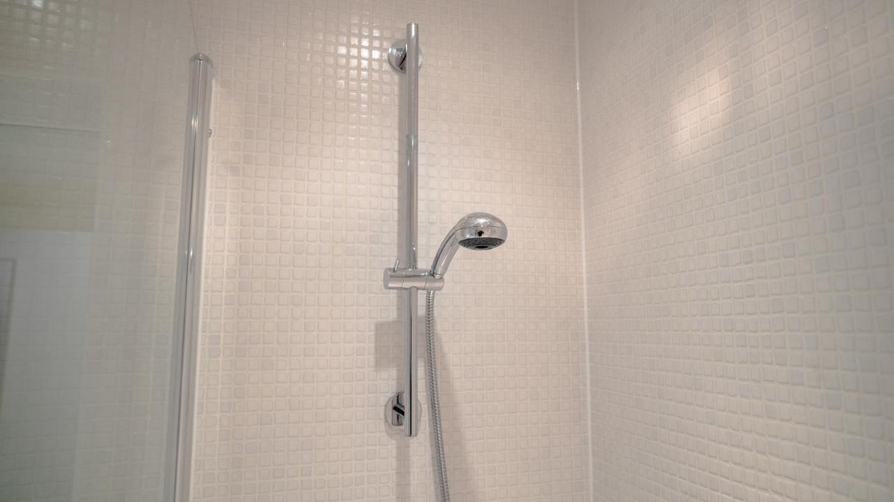 Comfy Spacious Apartment In Canary Wharf Лондон Экстерьер фото