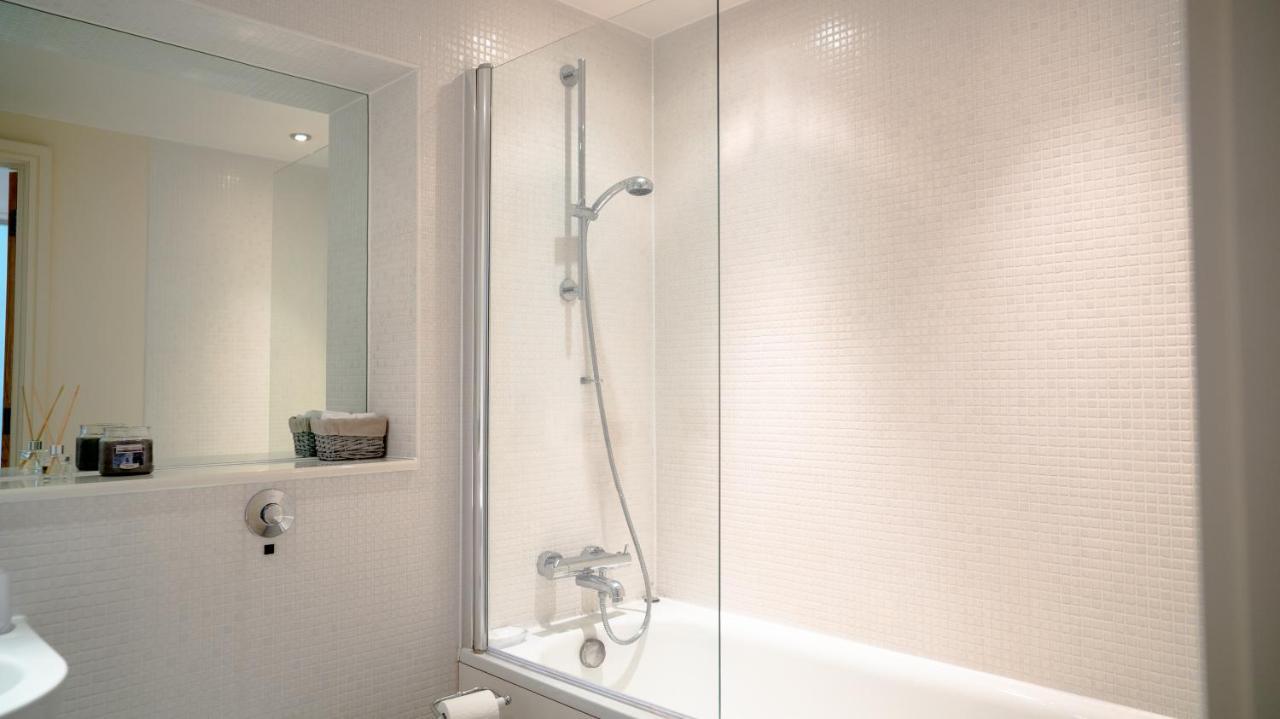 Comfy Spacious Apartment In Canary Wharf Лондон Экстерьер фото