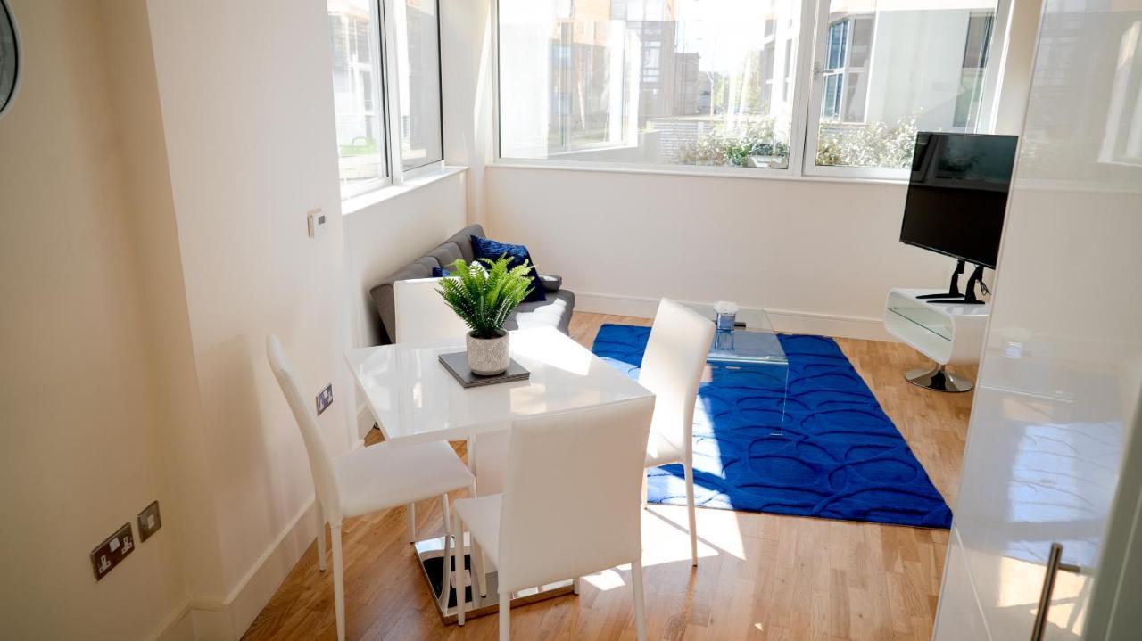 Comfy Spacious Apartment In Canary Wharf Лондон Экстерьер фото