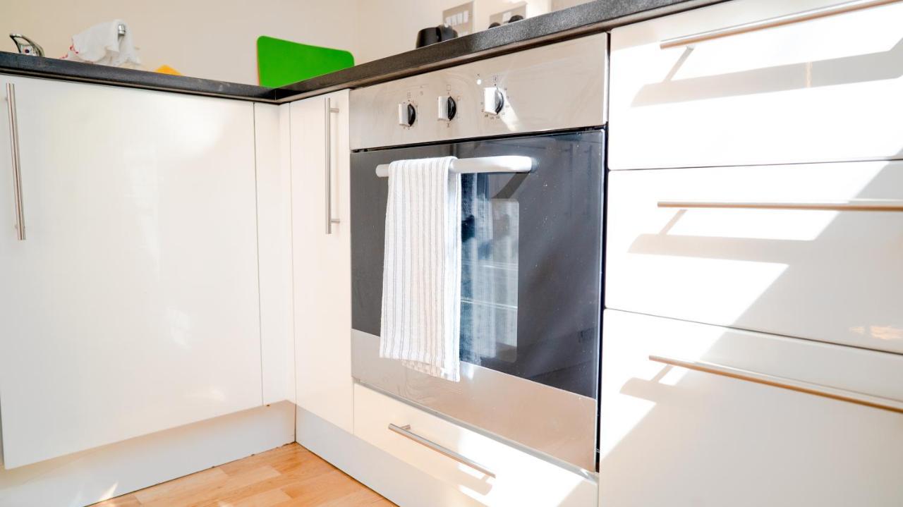 Comfy Spacious Apartment In Canary Wharf Лондон Экстерьер фото