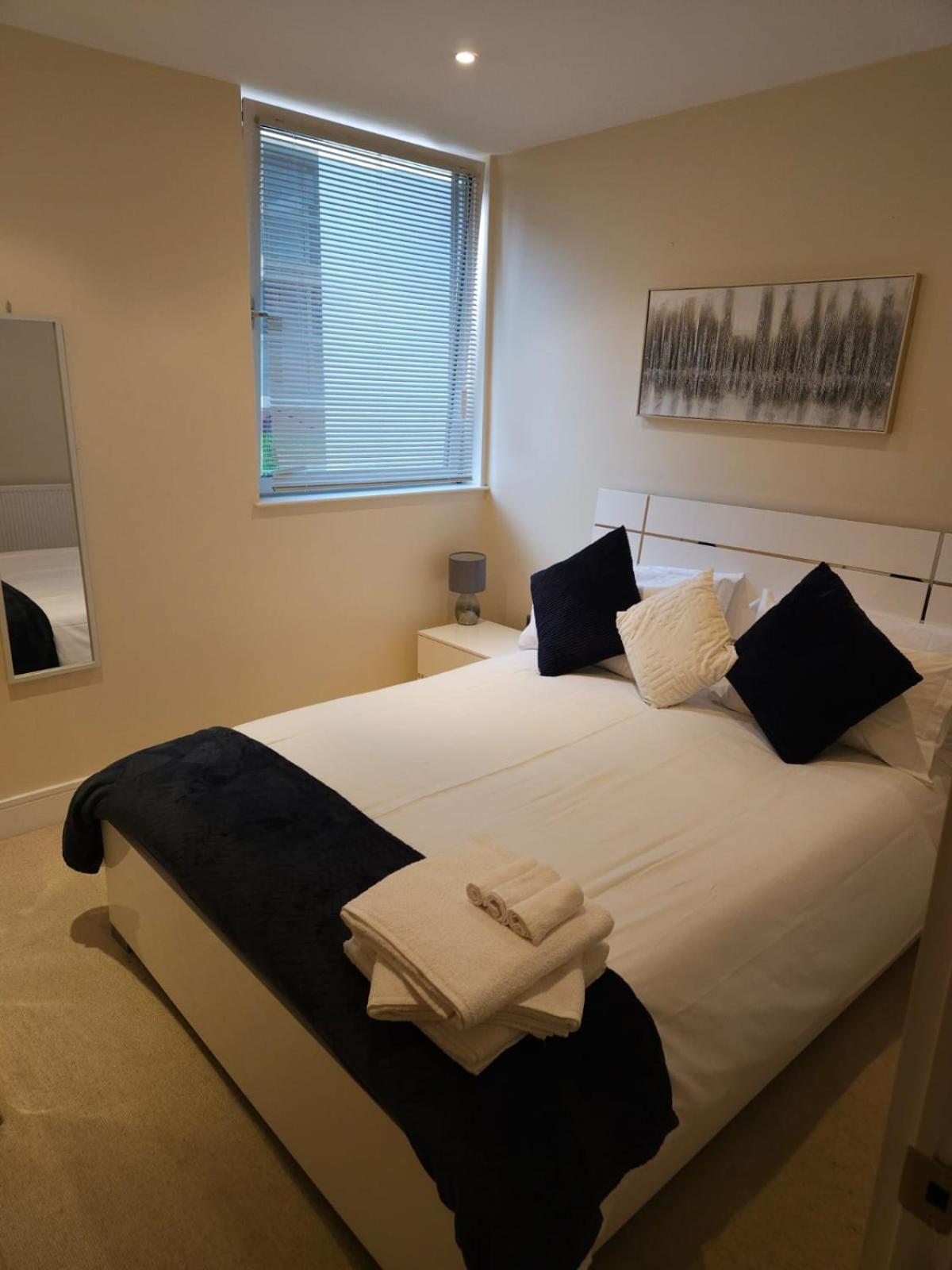 Comfy Spacious Apartment In Canary Wharf Лондон Экстерьер фото